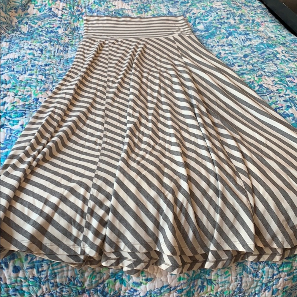 Gray and white stripe